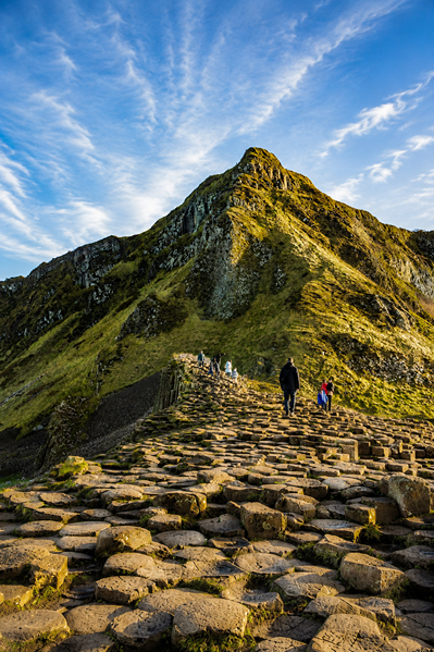 giants causeway hexagonal stones coastal walk