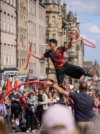 Culture and character edinburgh street performer