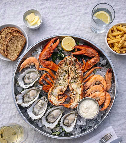 Hidden gems of Northern Ireland revealed through scenic beauty, historical sites, and local culture.