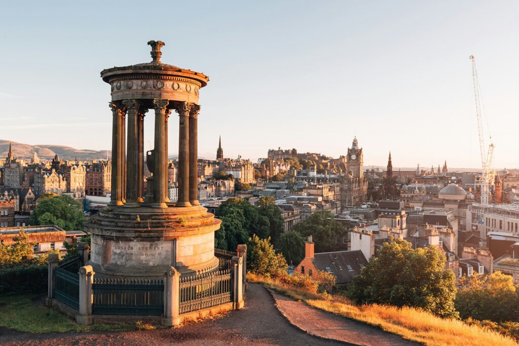 edinburgh-castle-old-town-scotland