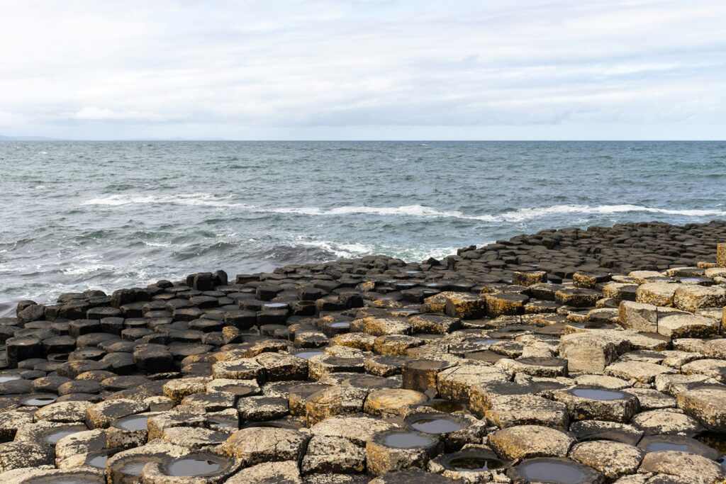 giants-causeway-basalt-columns-northern-ireland