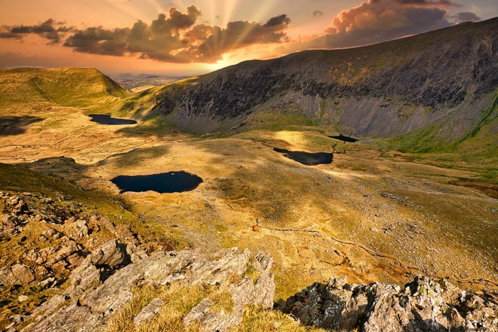 snowdonia-national-park-mountains-wales